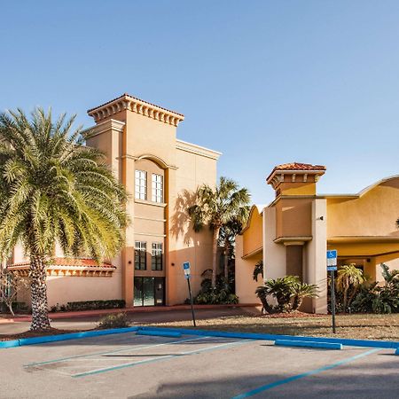 Ramada By Wyndham Jacksonville I-95 By Butler Blvd Exterior photo