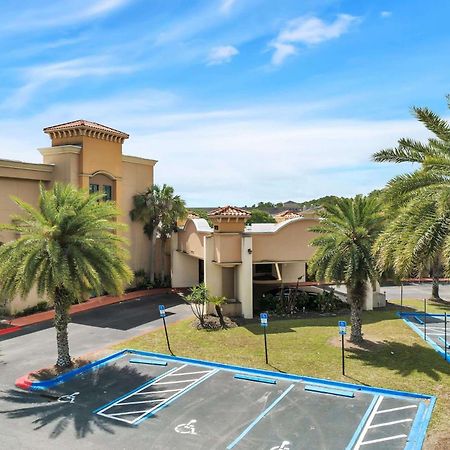 Ramada By Wyndham Jacksonville I-95 By Butler Blvd Exterior photo