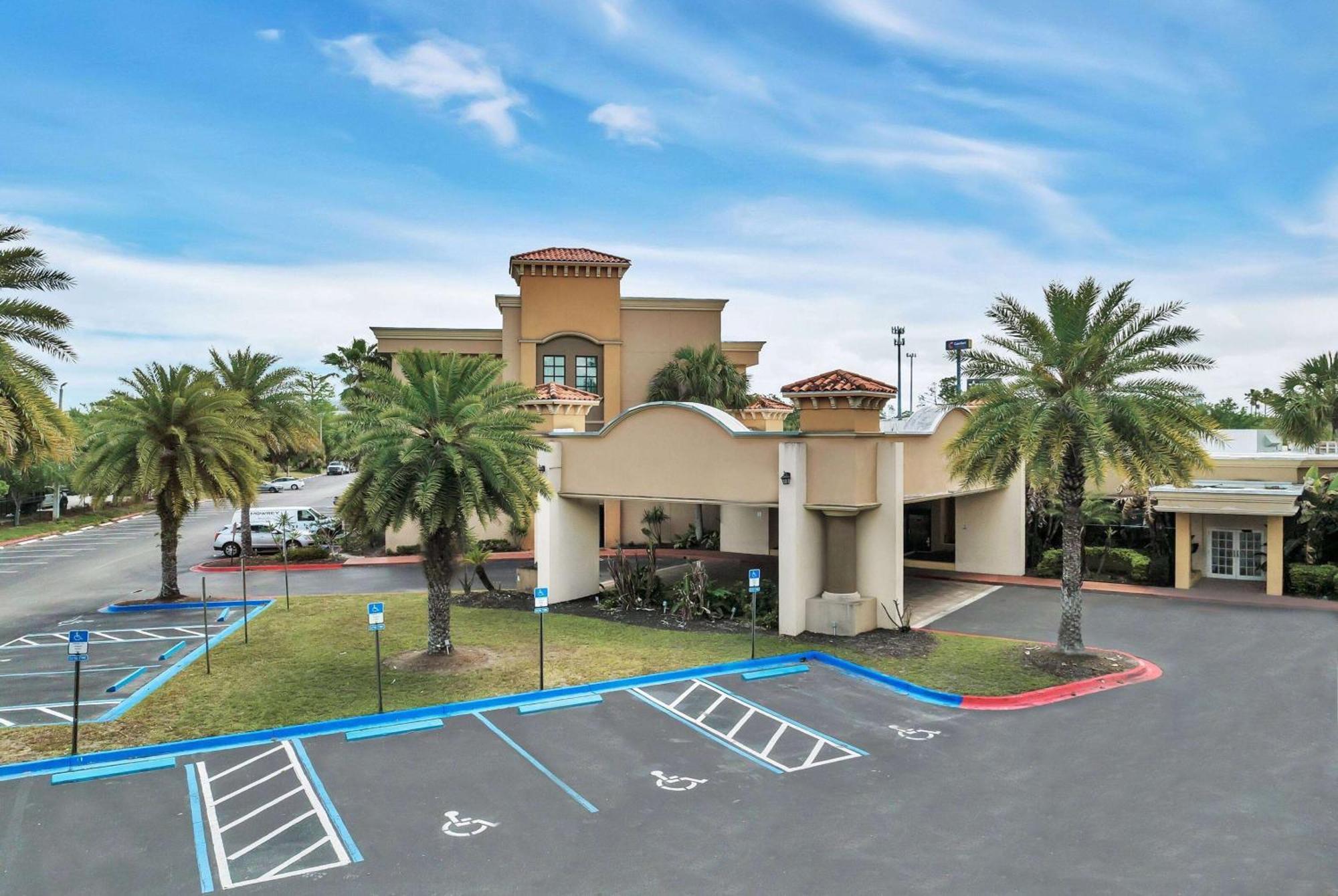 Ramada By Wyndham Jacksonville I-95 By Butler Blvd Exterior photo