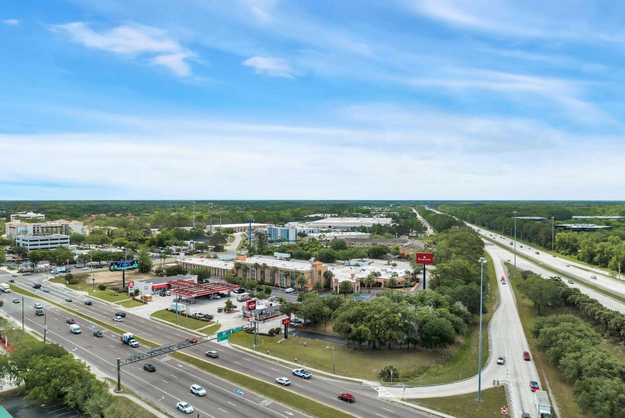 Ramada By Wyndham Jacksonville I-95 By Butler Blvd Exterior photo